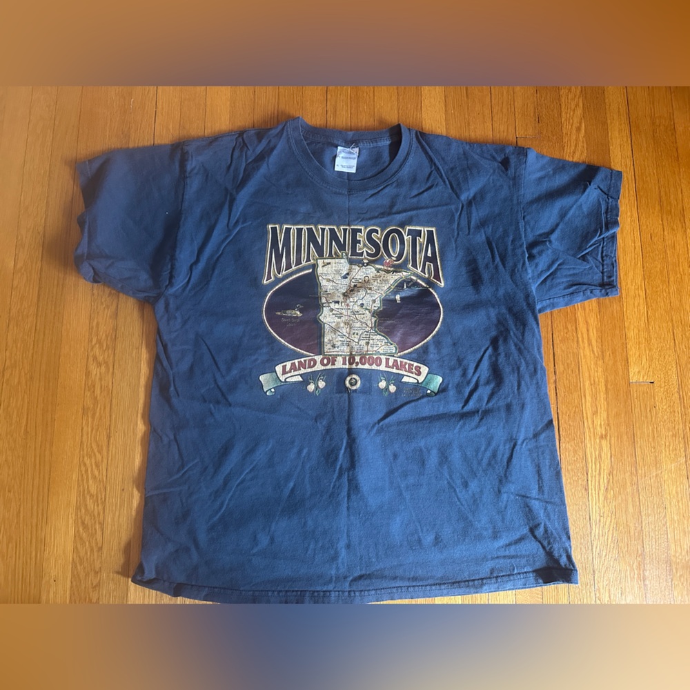 Vtg Minnesota Land of 10,000 Lakes Deep blue t-shirt, Size XL